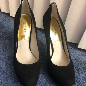 Michael Kors Classic Pumps